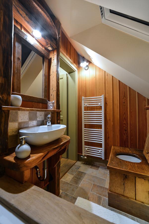 Villa Les With Hot Tub & Sauna Brezice Ngoại thất bức ảnh